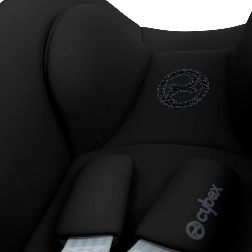 Cybex | Cloud Ti Size Capusle & Base T Car Seat Bundle