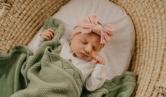 Mod and Tod | Heirloom Blanket | Scalloped Edge