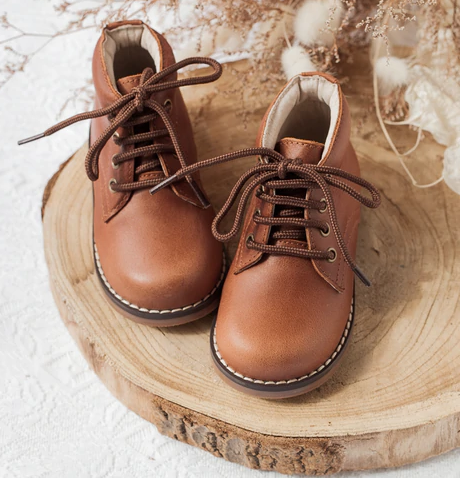 Karibou | Finley Unisex Leather KariBoots - Chestnut Hardsole