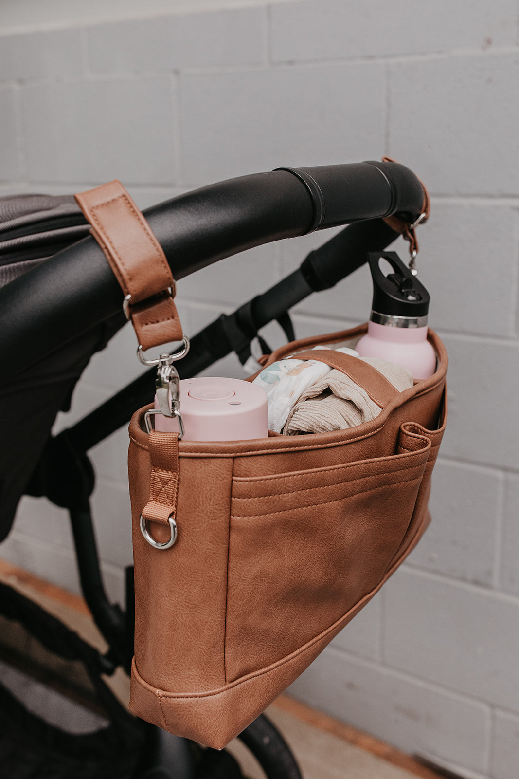 OiOi | Signature Pram Caddy - Tan Vegan Leather