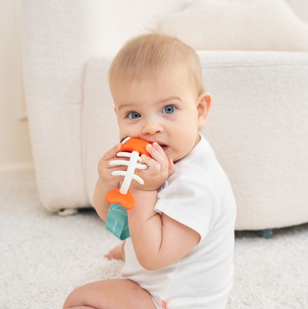 Mombella | Clown Fish Soothing Teether