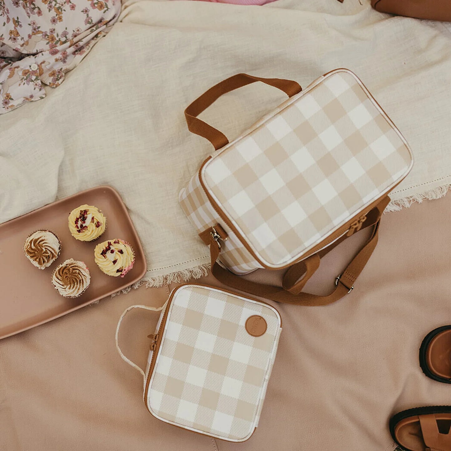 OiOi | Mini Insulated Lunch Bag | Beige Gingham