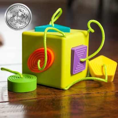 Fat Brain Toys | Oombee Cube