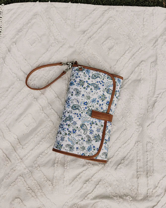 OiOi | Changing Mat - Clutch with Storage Pockets  | Blue Paisley/ Tan