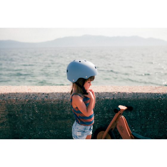 Kinderfeets | Blue Matte Helmet